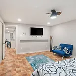 Galvestonglam Beach Home With King Bed